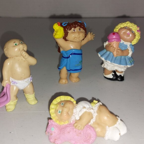 Vtg 1980's Cabbage Patch Kids Mini PVC Figures - Lot of 7 - Picture 2 of 3